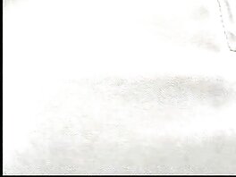 Գունատ մաշկ ունեցող բիմբո Լեյնի Գրեյը փորված է դարձնում իր համեղ փիսիկը